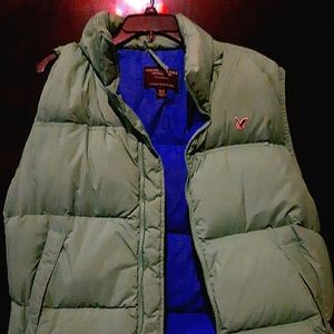 American Eagle Puffer Vest